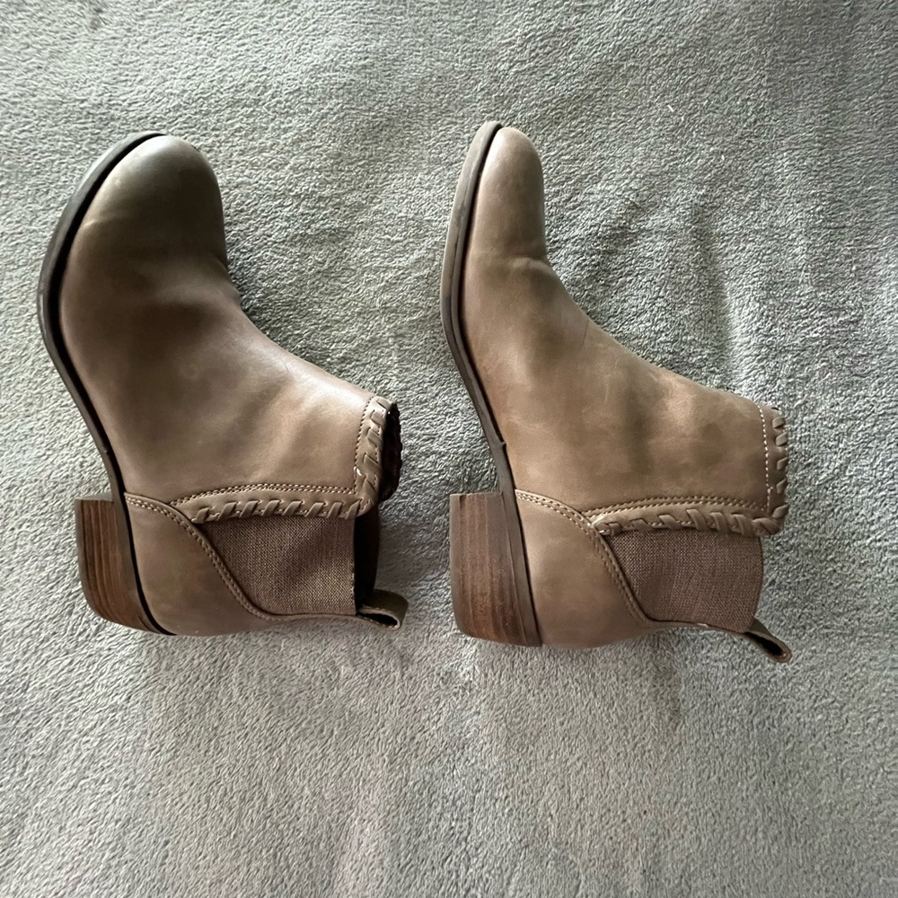 Brown Short Boots Braided Rim Detailing With Heel Womans